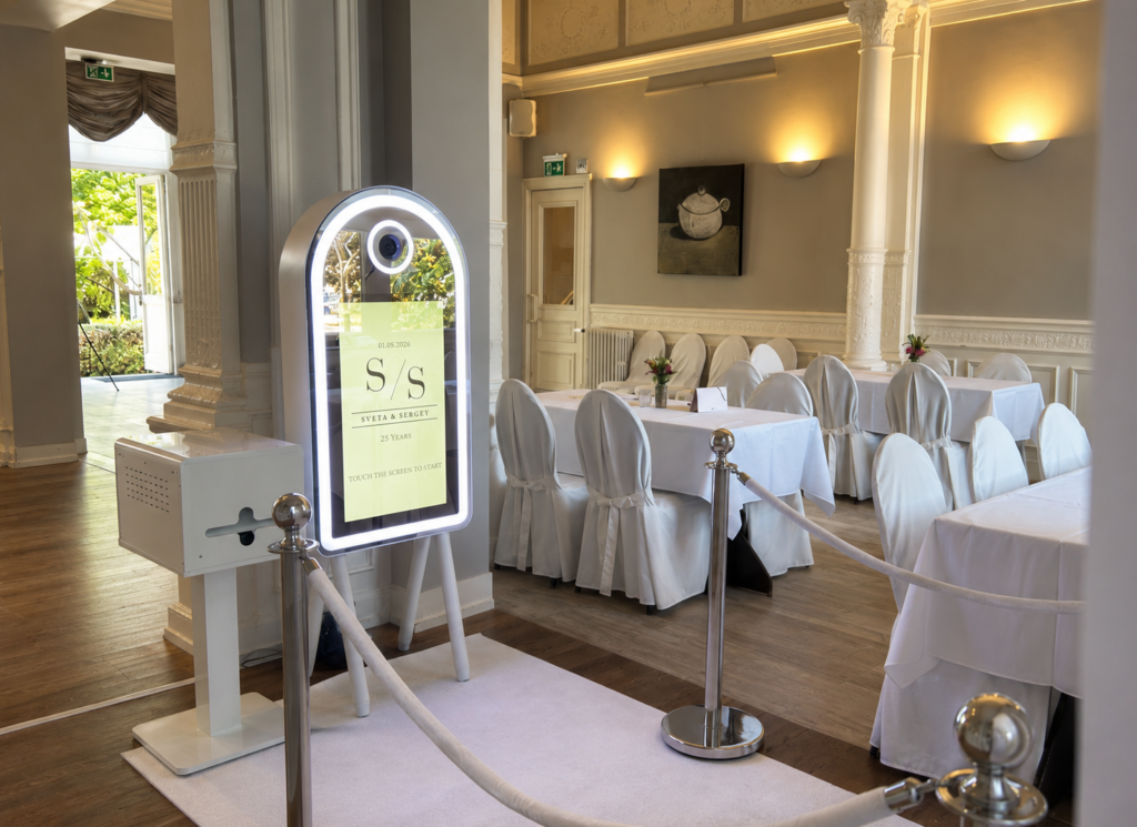 arched mirror wedding